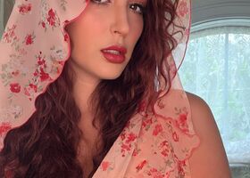 Carlotta Champagne