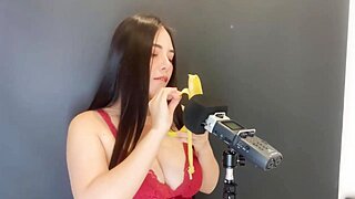 ASMR Wan Sucking a Banana Video Leaked
