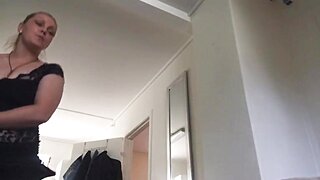 Streamers Girlfriend Accidently Shows Pussy On Twitch