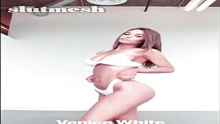 Emmily Elizabeth Nude Onlyfans Video Leaked!