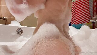 Cute Geekie Sensualizing Her Beautiful Ass In The Bathroom