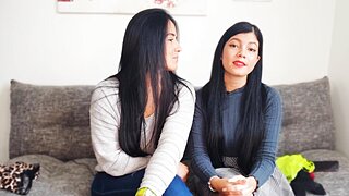 Marta María Youtuber Santos bodies con Karla Video