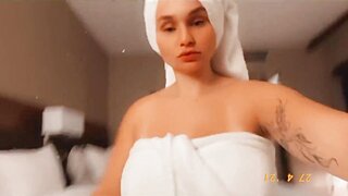 Zoie Burgher Squirting Porn Video